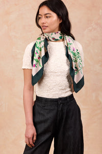 Carré Toile Fantastique, 100% soie, made in France & Italy