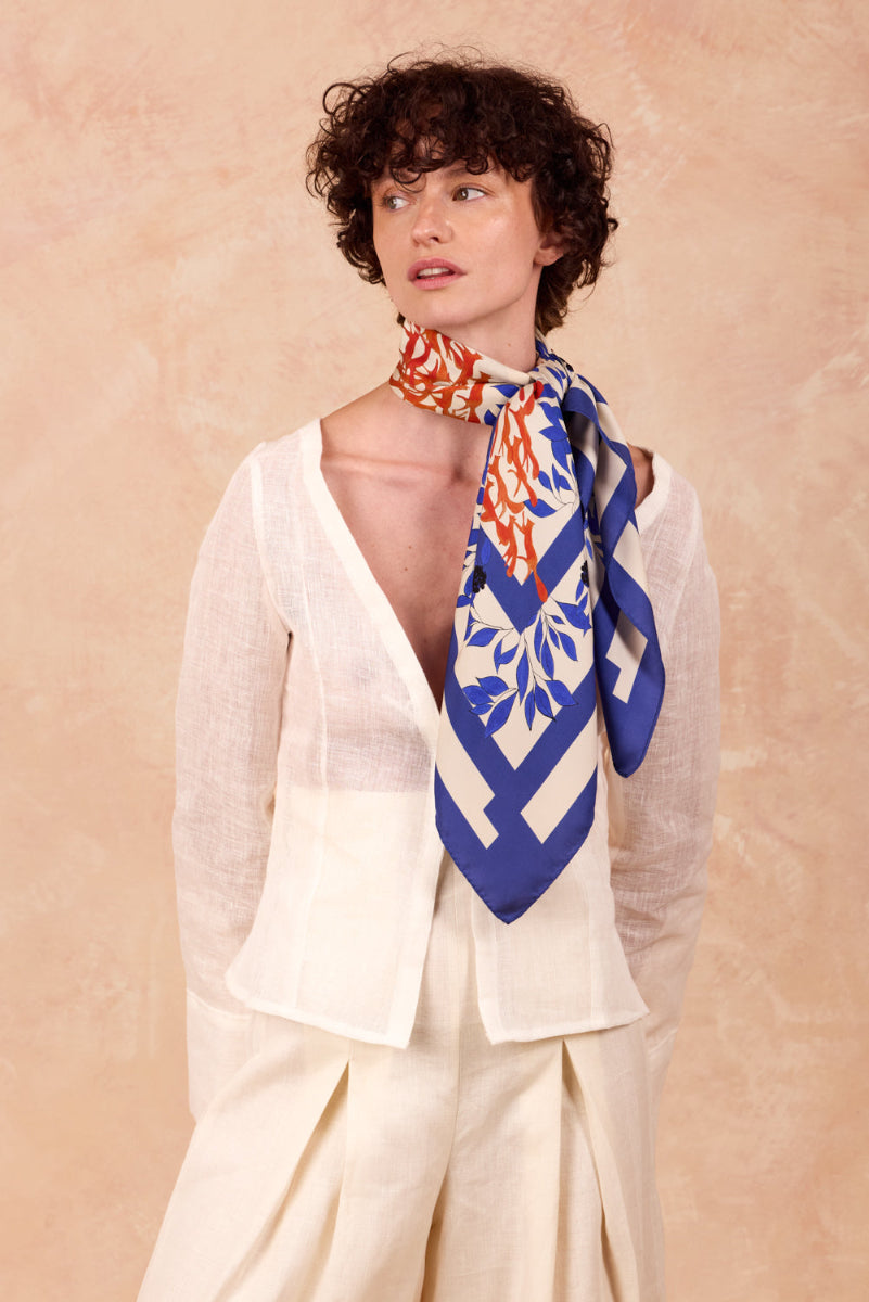 Carré Pas de Deux, 100% silk, made in France & ItalyCarré Pas de Deux, 100% silk, made in France & Italy