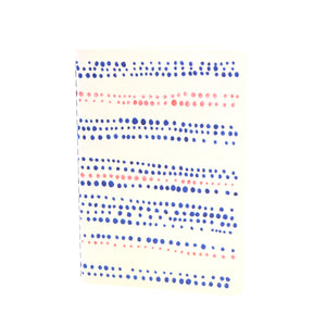 Notre carnet Poudreuses et son imprimé géométrique à pois. A6, papier italien, pages unies, 60 pages